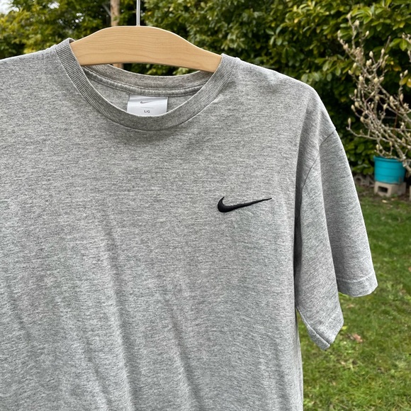 Vintage Nike Tee Shirt - Picture 2 of 3